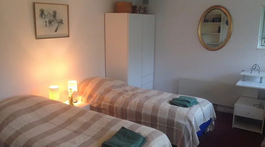 Gæstehuset set fra vejen